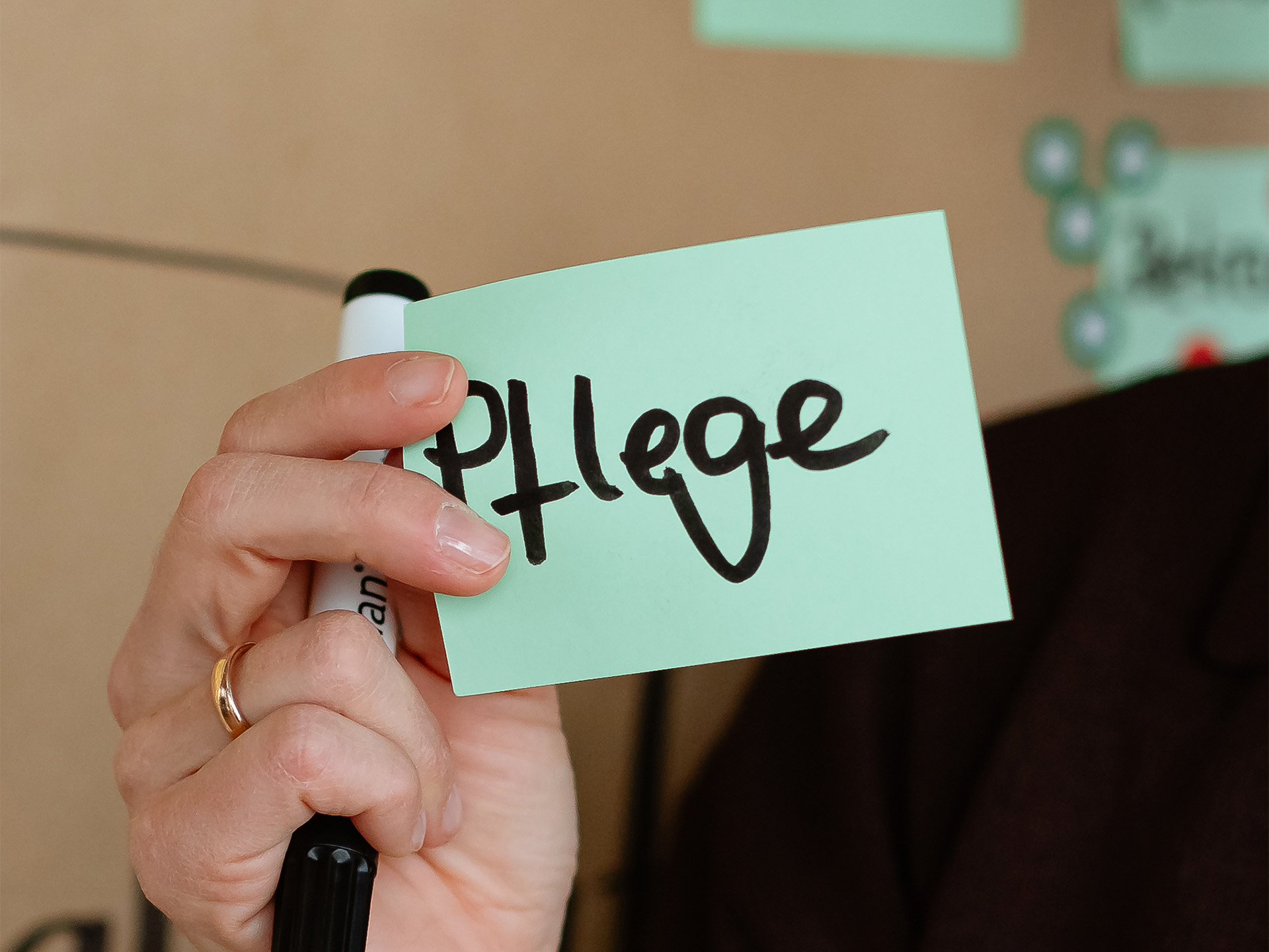 Pflege – ein Herzensthema von Sandra Lachmann